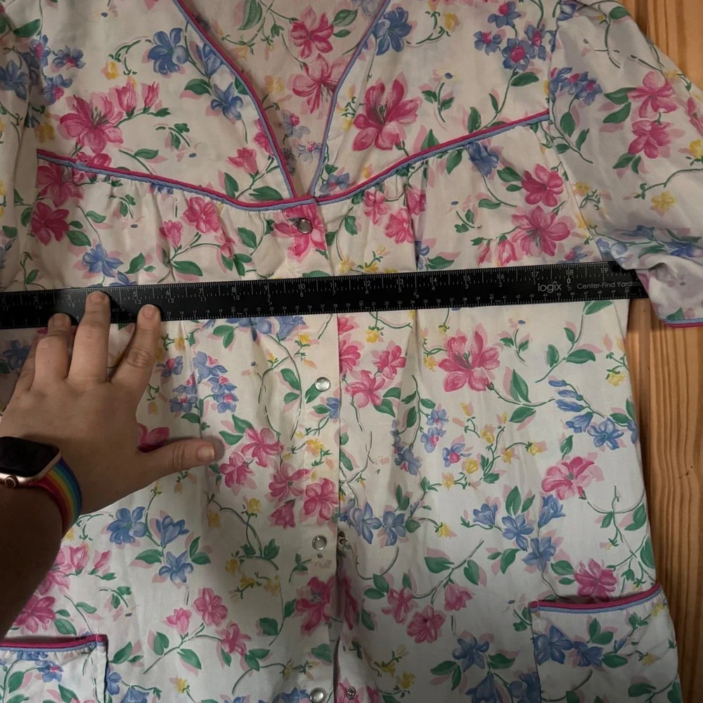 Vintage Floral Snap Front House Coat Short Sleeve Duster White Pink Blue Pockets